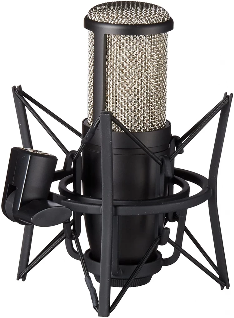 AKG P220 Set Up In Studio